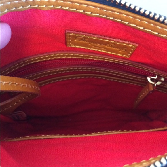 Dooney & Bourke side bag - Picture 8 of 8